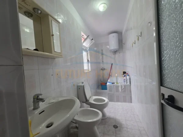 Tirane, jepet me qera apartament 2+1 Kati 1, 100 m² 500 € (kodra e priftit, venue club)