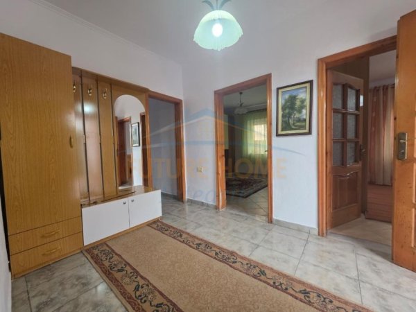 Tirane, jepet me qera apartament 2+1 Kati 1, 100 m² 500 € (kodra e priftit, venue club)