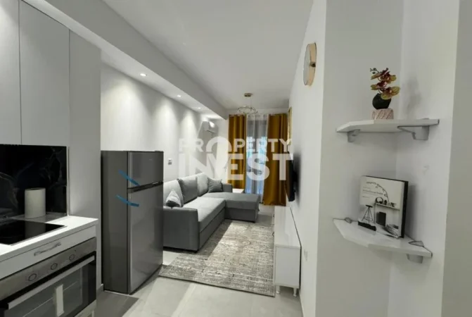 Tirane, jepet me qera apartament 1+1 Kati 2, 60 m² 450 € (Xhamia e selites)
