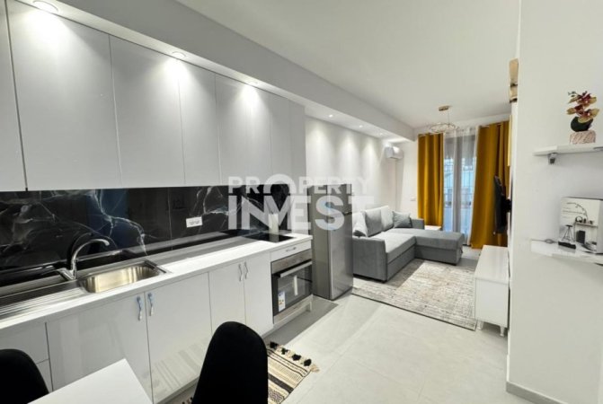 Tirane, jepet me qera apartament 1+1 Kati 2, 60 m² 450 € (Xhamia e selites)