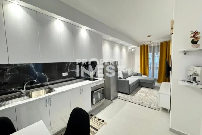 Tirane, jepet me qera apartament 1+1 Kati 2, 60 m² 450 € (Xhamia e selites)