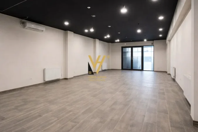 Tirane, jepet me qera ambjent biznesi Kati 3, 90 m² 800 € (INXHINIERIA)