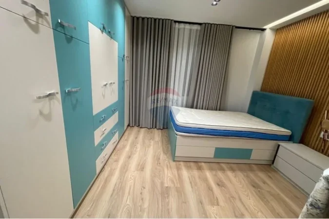 Tirane, jepet me qera apartament 3+1+Aneks+Ballkon Kati 3, 115 m² 1.300 € (Rruga Mujo Ulqinaku)