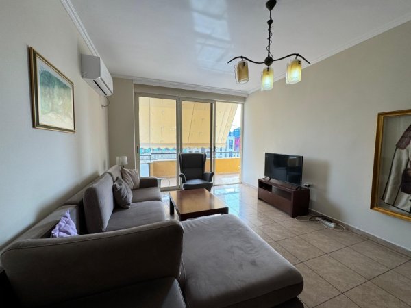 Tirane, jepet me qera apartament 2+1 Kati 7, 102 m² 800 € 