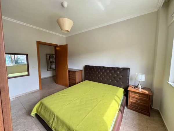 Tirane, jepet me qera apartament 2+1 Kati 7, 102 m² 800 € 