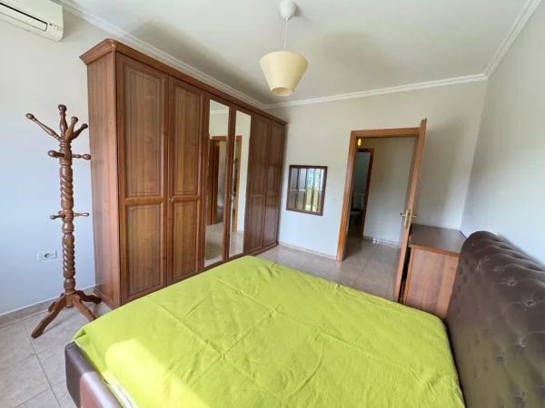 Tirane, jepet me qera apartament 2+1 Kati 7, 102 m² 800 € 