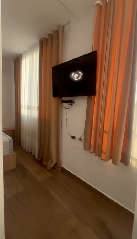 Shqiperi, jepet me qera garsonier 1+1 Kati 9, 30 m² 500 € (Rruga e Kosovareve)