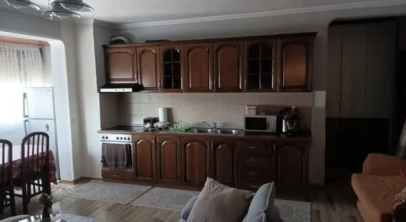 Tirane, jepet me qera apartament 2+1 Kati 7, 75 m² 600 € 