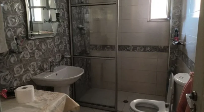 Tirane, jepet me qera apartament 2+1 Kati 7, 75 m² 600 € 