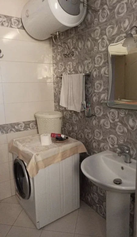 Tirane, jepet me qera apartament 2+1 Kati 7, 75 m² 600 € 
