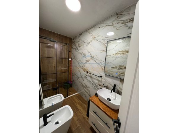 Tirane, jepet me qera apartament 2+1 Kati 5, 81 m² 550 € (Oxhaku, prane kompleksit ASL 1)