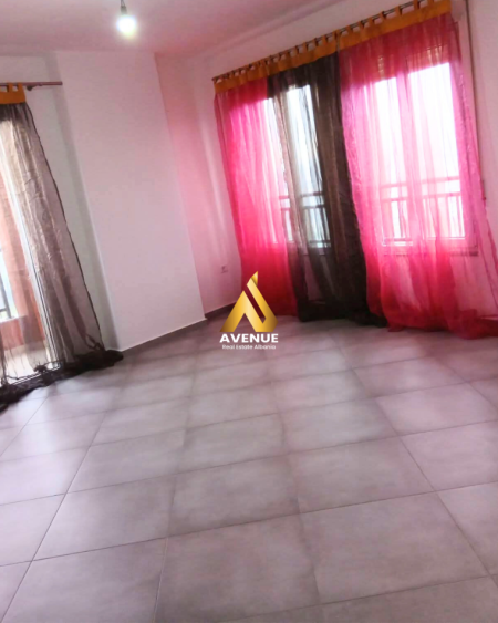 Tirane, jepet me qera apartament 1+1+Ballkon Kati 7, 80 m² 350 € (Astir)