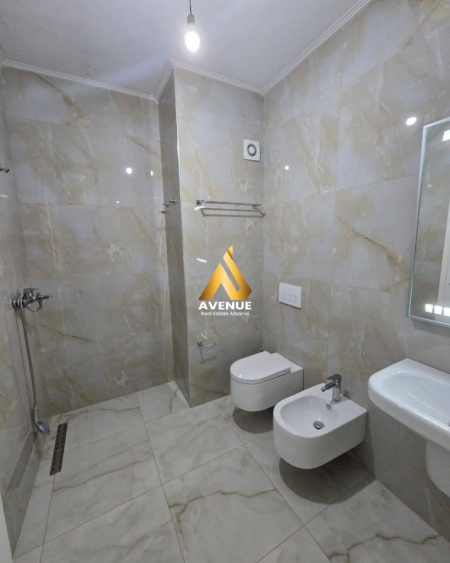 Tirane, jepet me qera apartament 1+1+Ballkon Kati 7, 80 m² 350 € (Astir)
