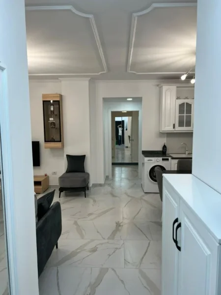 Tirane, jap me qera apartament 2+1+Ballkon Kati 4, 105 m² 1.200 € (Sheshi Wilson)