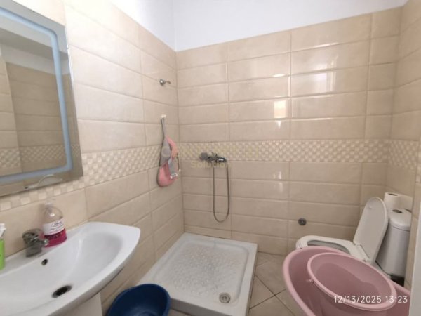 Tirane, jepet me qera apartament 2+1 Kati 8, 103 m² 470 € (LLAZI MIHO)