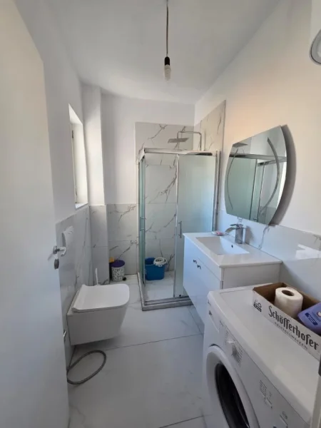 Durres, jepet me qera apartament 1+1+Ballkon Kati 4, 250 € (Shkembi kavajes)