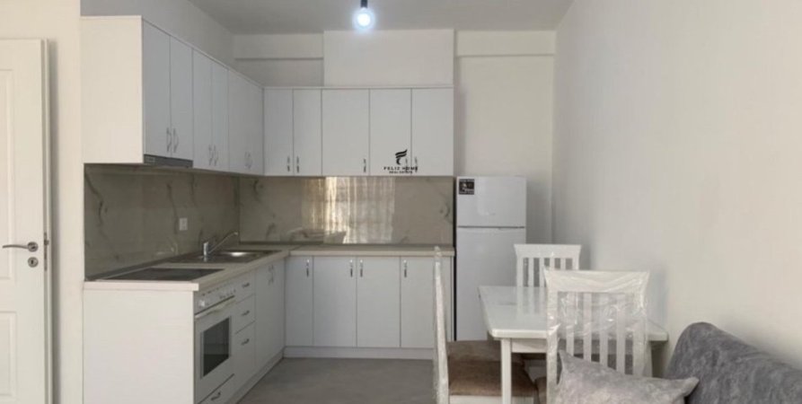 Tirane, jepet me qera apartament 1+1 Kati 8, 70 m² 450 € (ASTIR)