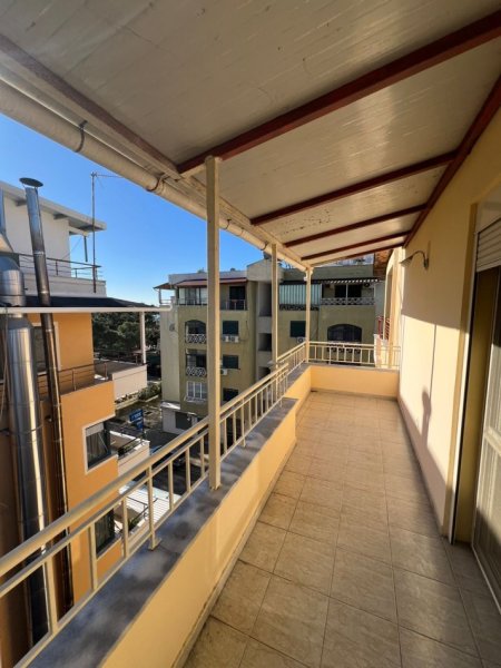 Durres, jepet me qera 1+1+Ballkon Kati 5, 70 m² 250 € (Shkembi kavajes)