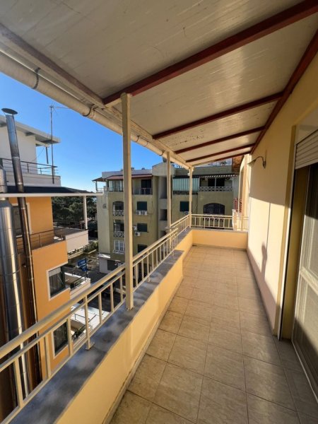 Durres, jepet me qera 1+1+Ballkon Kati 5, 70 m² 250 € (Shkembi kavajes)