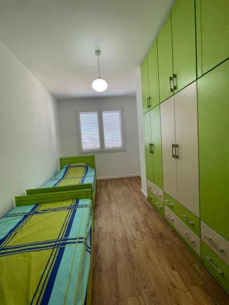 Tirane, jepet me qera apartament 2+1 Kati 2, 104 m² 800 € (Rruga Gramoz Pashko)