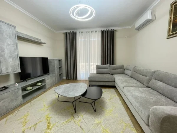 Tirane, jepet me qera apartament 2+1 Kati 2, 104 m² 800 € (Rruga Gramoz Pashko)