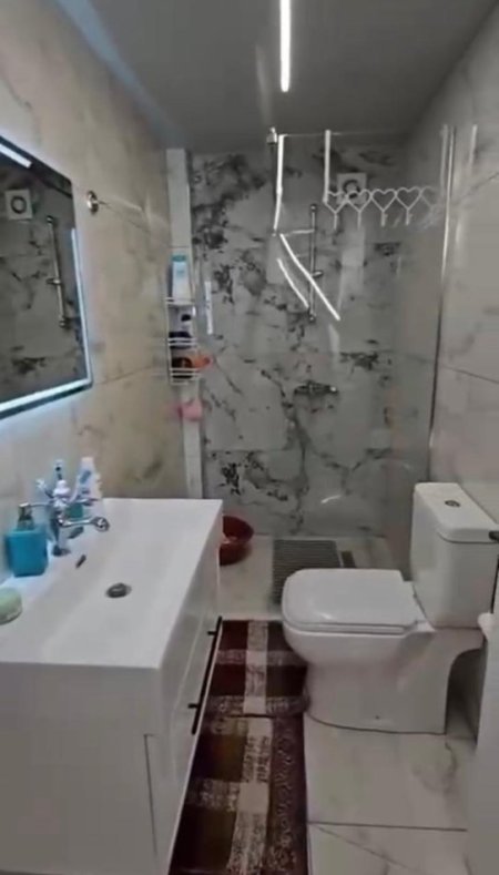 Tirane, jepet me qera apartament 1+1 Kati 1, 68 m² 550 € 