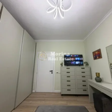 Tirane, jepet me qera apartament 3+1 Kati 3, 100 m² 1.200 € (Stadiumi Dinamo)