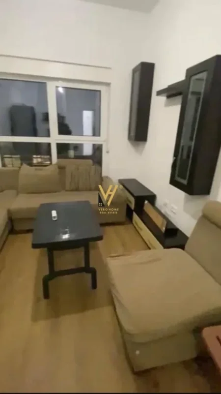 Tirane, jepet me qera apartament 1+1+Ballkon Kati 4, 48 m² 450 € (ALI DEMI)