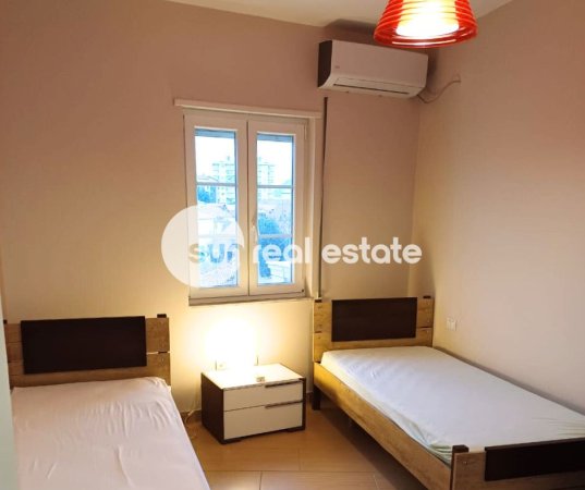 Shkoder, jepet me qera apartament 2+1+Ballkon Kati 2, 110 m² (PAS MALTESER)
