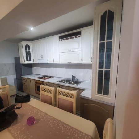 Tirane, jepet me qera apartament 2+1 Kati 0, 82 m² 550 € 