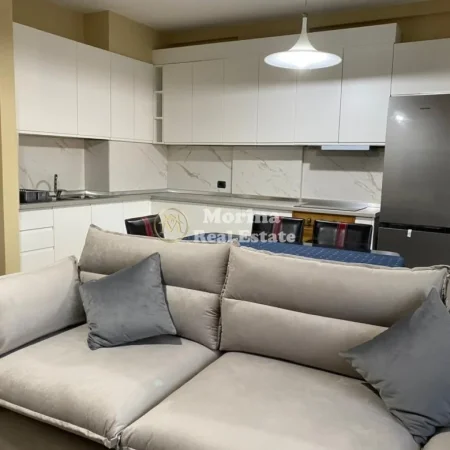 Tirane, jepet me qera apartament 2+1 Kati 10, 103 m² 900 € (9 Kateshet)