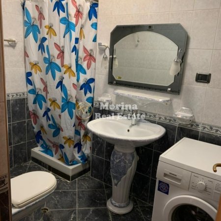 Tirane, jepet me qera apartament 2+1 Kati 10, 103 m² 900 € (9 Kateshet)