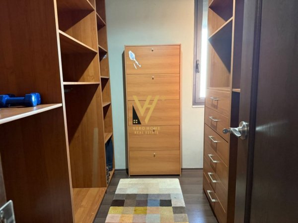 Tirane, shitet apartament 2+1+Ballkon Kati 7, 96 m² 145.000 € (YZBERISHT)