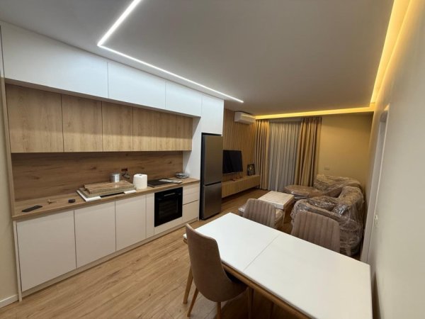 Tirane, jepet me qera apartament 2+1 Kati 5, 110 m² 1.000 € (Rruga Mine Peza)