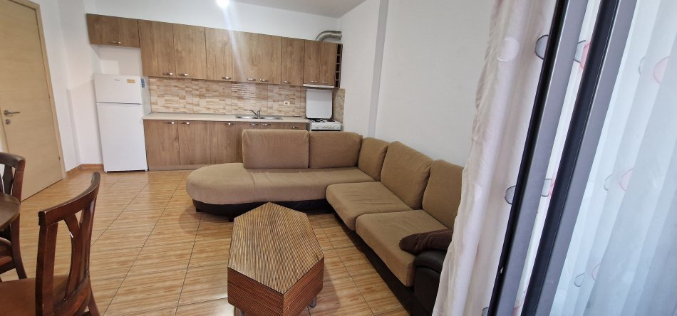 Tirane, jap me qera apartament 1+1+Ballkon Kati 7, 67 m² 450 € (Astir, te rrethrrotullimi)