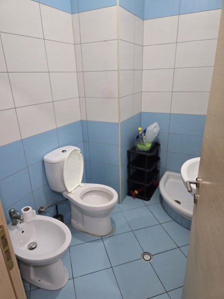 Tirane, jap me qera apartament 1+1+Ballkon Kati 7, 67 m² 450 € (Astir, te rrethrrotullimi)