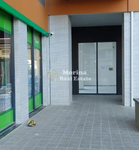 Tirane, jepet me qera ambjent biznesi Kati 0, 81 m² 1.000 € (Xhamlliku)