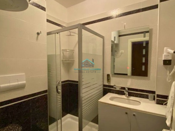 Vlore, jepet me qera apartament 2+1+Ballkon Kati 7, 70 m² 450 € (VLORE)