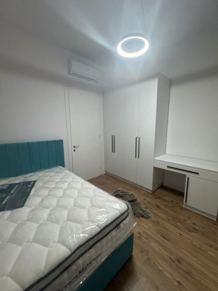Tirane, jepet me qera apartament 2+1+Aneks+Ballkon Kati 5, 129 m² 1.200 € 