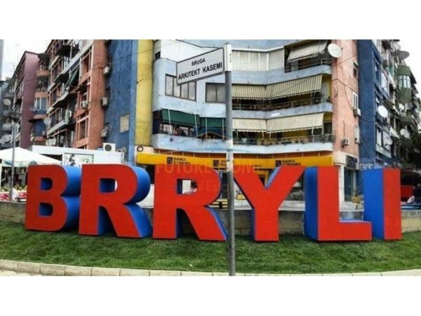 Tirane, jap me qera 2+1 , 600 € 