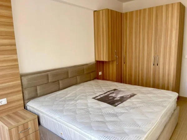 Tirane, jepet me qera apartament 2+1 Kati 2, 90 m² 650 € (Jordan Misja)