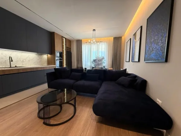 Tirane, jepet me qera apartament 2+1 Kati 4, 101 m² 1.500 € (TEK GALERIA, QENDER)