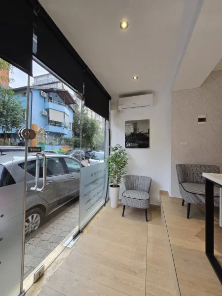 JEPET ME QERA ZYRE/ : PRANE GJYKATES SE SHKALLES SE PARE