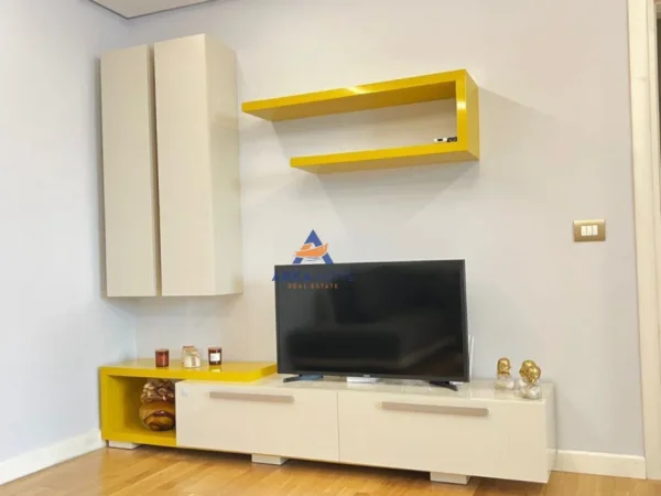 Tirane, jepet me qera apartament Kati 1, 96 m² 1.200 € 