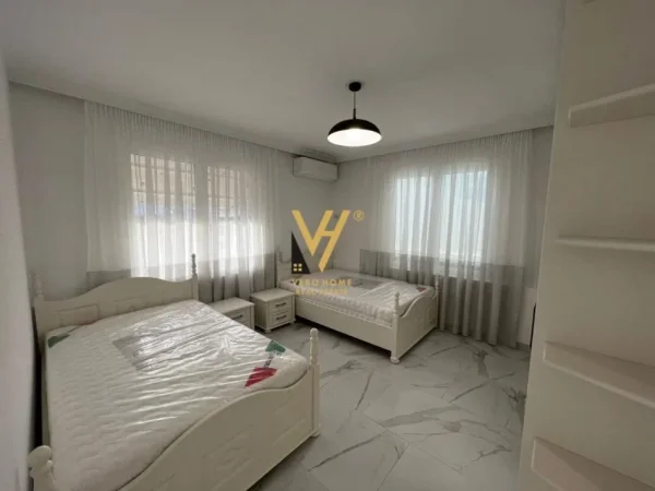 Tirane, jepet me qera apartament 2+1+Ballkon Kati 4, 105 m² 1.200 € (SHESHI WILLSON)