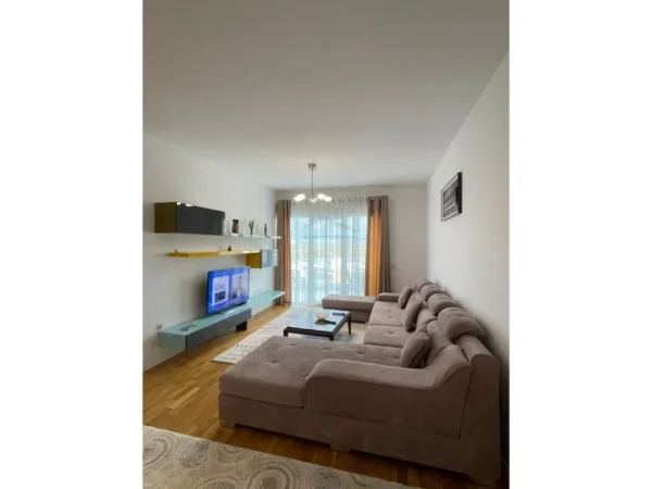 Tirane, jepet me qera apartament 2+1 Kati 3, 108 m² 900 € (KOPESHTI BOTANIK)
