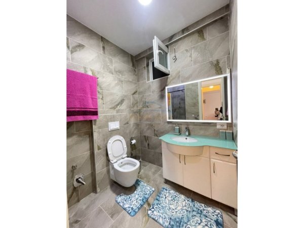 Tirane, jepet me qera apartament 2+1 Kati 3, 108 m² 900 € (KOPESHTI BOTANIK)