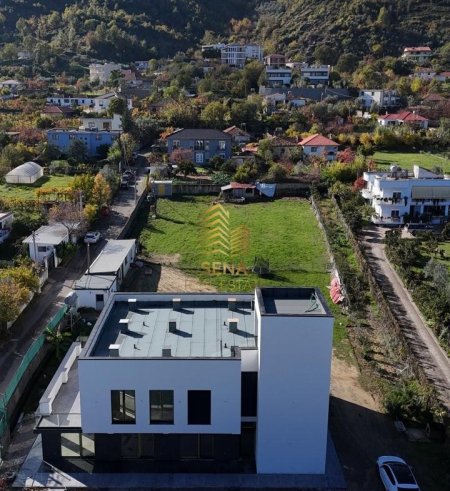 Tirane, jepet me qera ambjent biznesi , 360 m² 3.000 € (Berzhite)