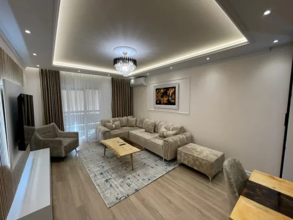 Tirane, jepet me qera apartament 2+1 Kati 2, 1.300 € 
