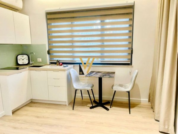 Tirane, jepet me qera 2 garsoniere Kati 2, 56 m² 1.500 € (QENDER)